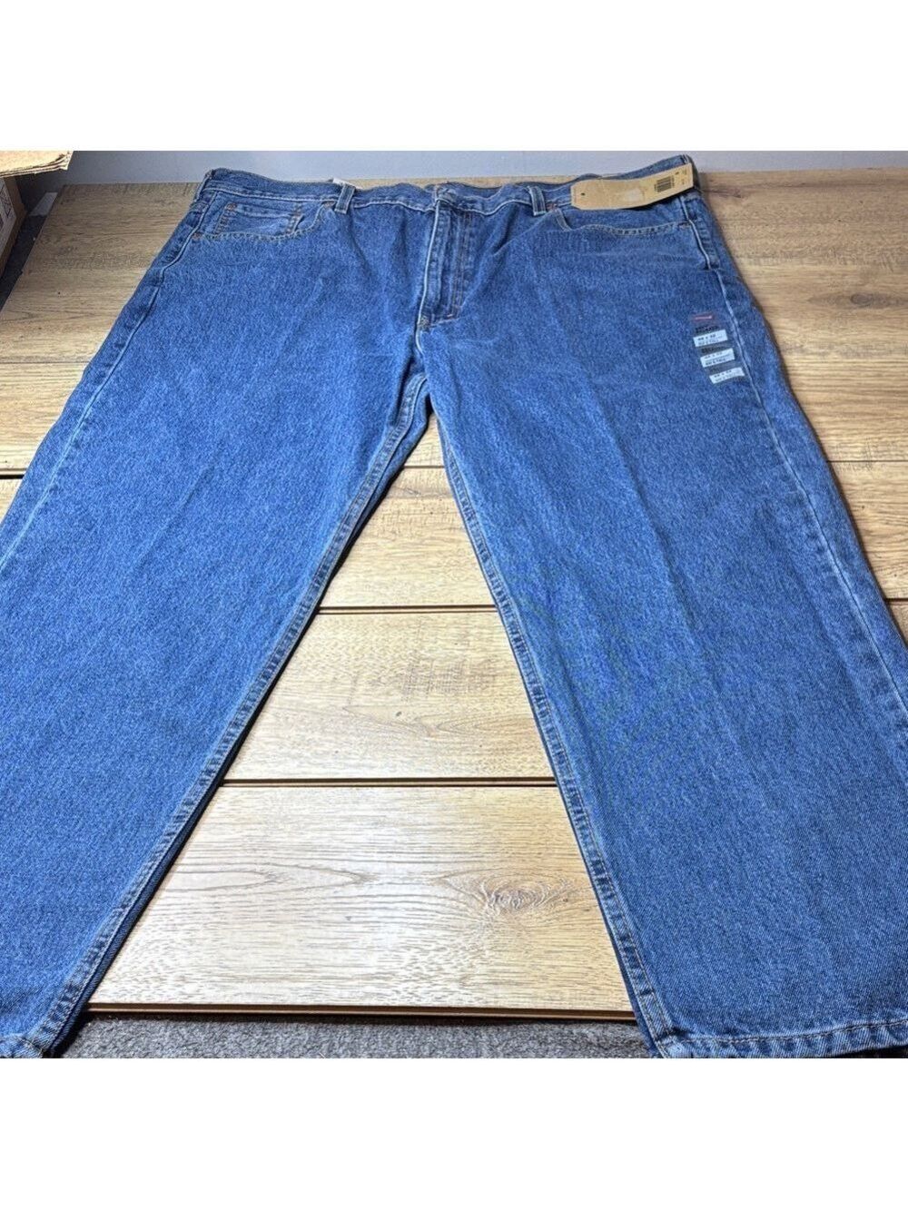 Men’s Levi's 550 Relaxed Fit Blue Jeans Size 46x32- NWT